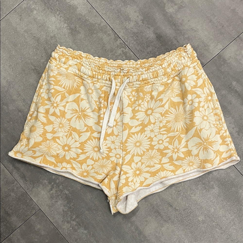 Size large American Eagle bonfire fleece flowered short